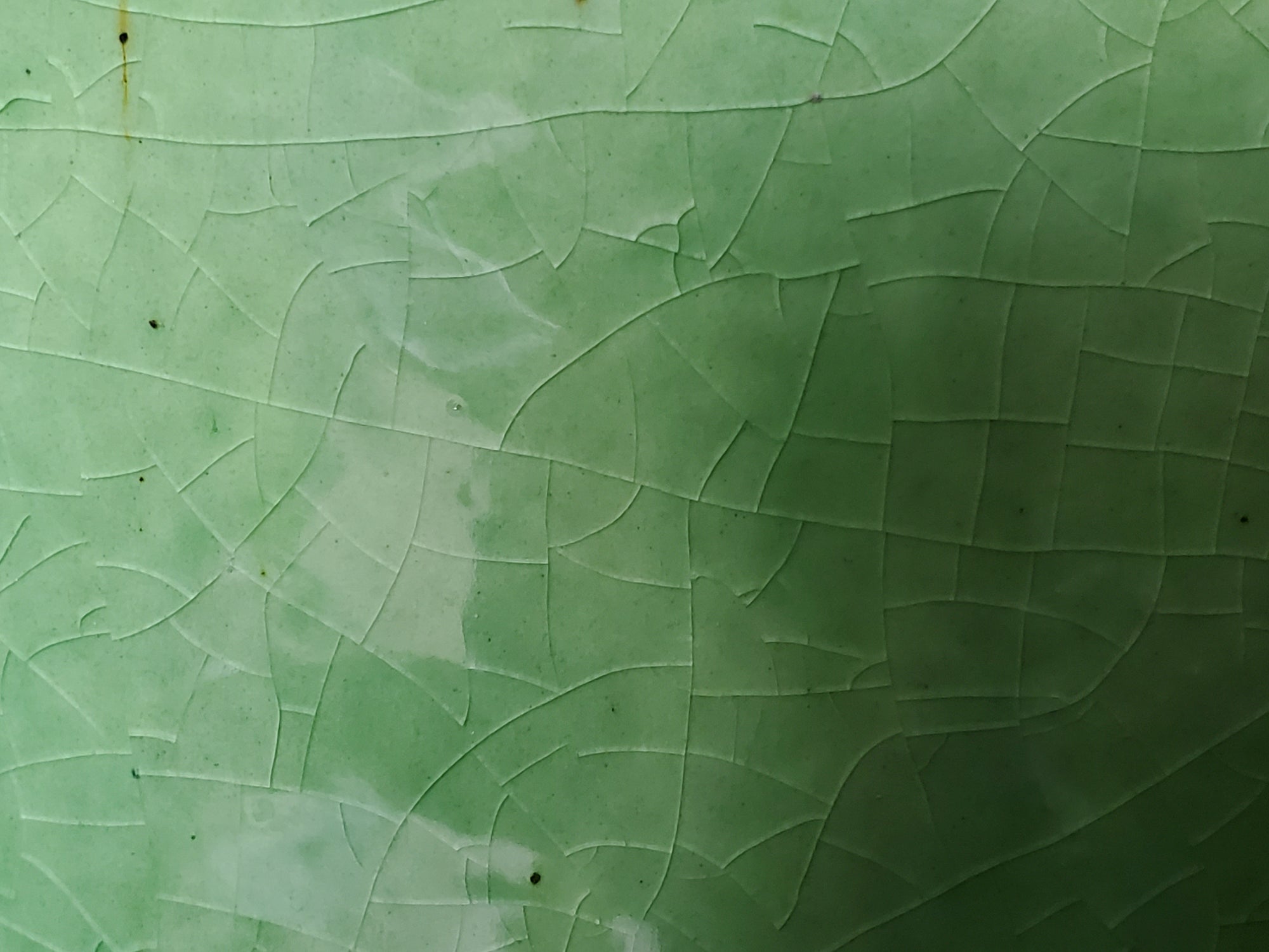 Ellemere planter in lime green closeup glaze